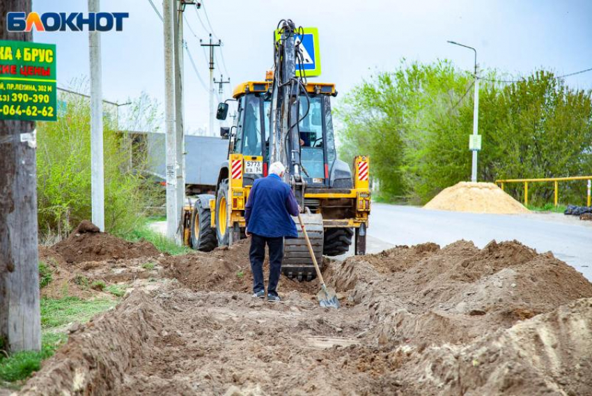 Из Волжского в Волгоград: пробка образовалась на подступах к мосту