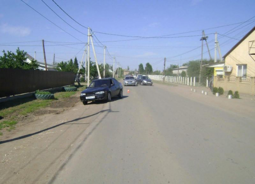 В Среднеахтубинском районе автомобиль сбил 5-летнего ребенка