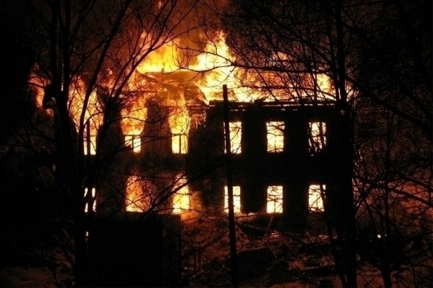 В Михайловке ночью пытались сжечь школу