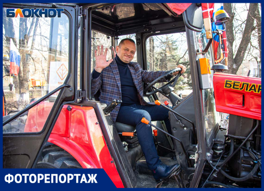 Десятки спецмашин прошлись колонной по улицам Волжского