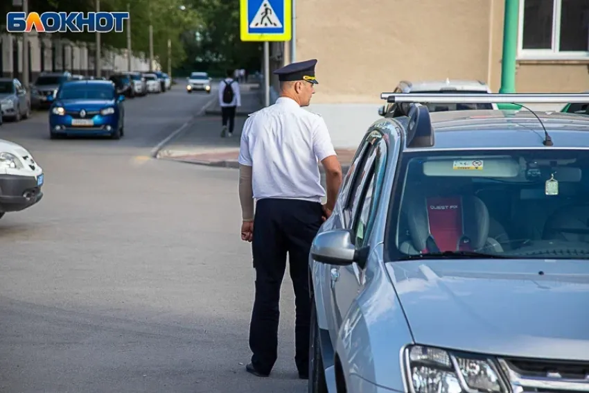 В Волжском на пешеходном переходе сбили мужчину