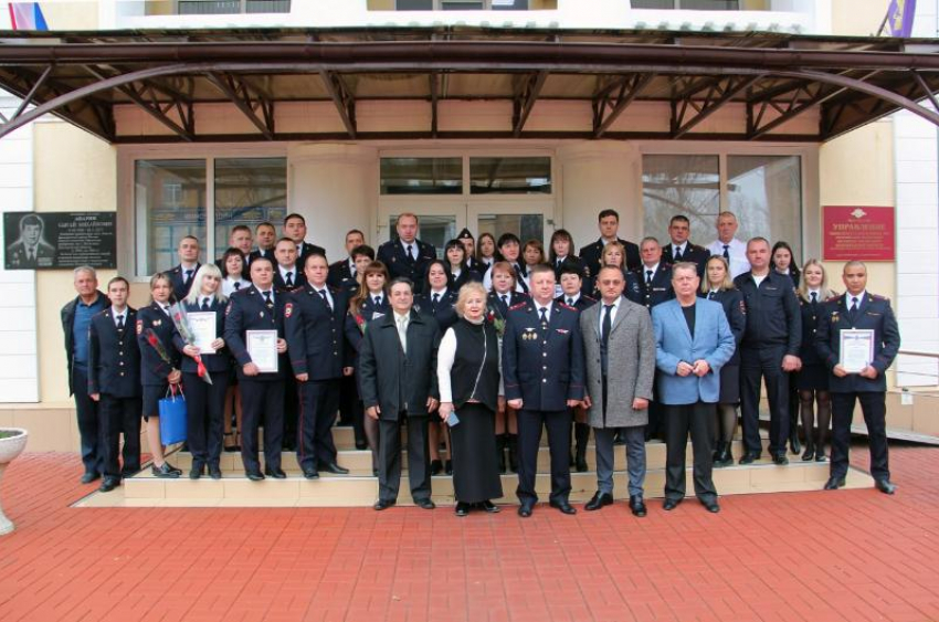 От истоков до наших дней: волжская полиция отметила 71 год на страже порядка