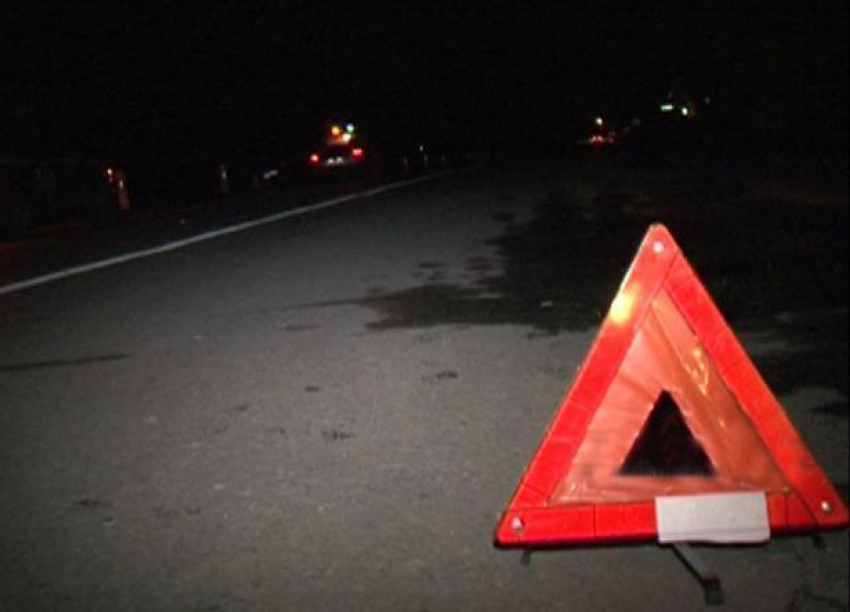 В Волжском водитель на Renault протаранил Mitsubishi