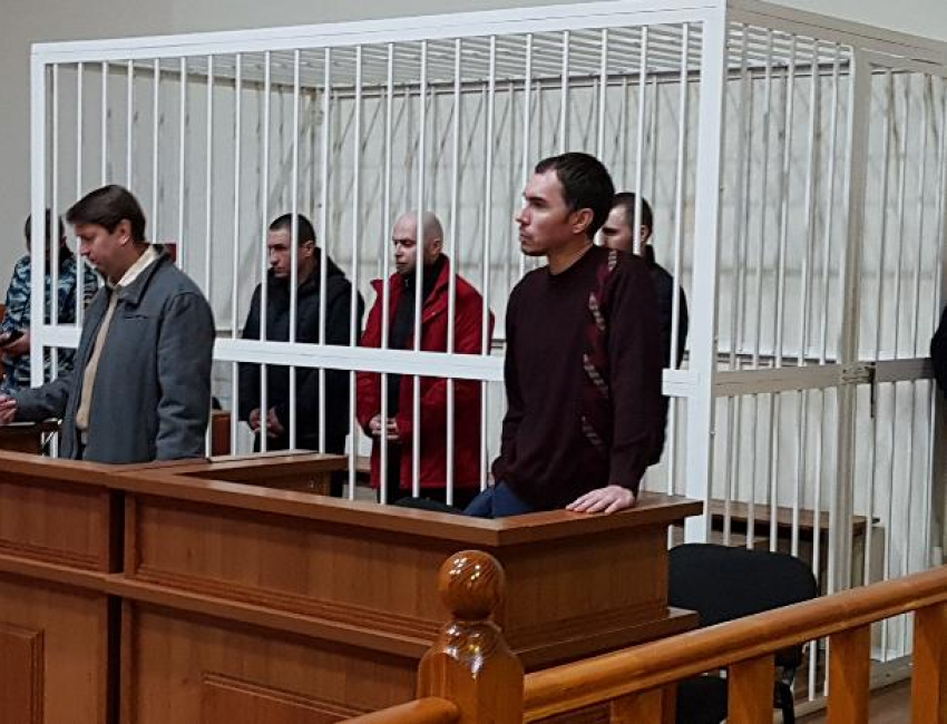 Суд огласил приговор троим обвиняемым в деле с погибшим волжанином