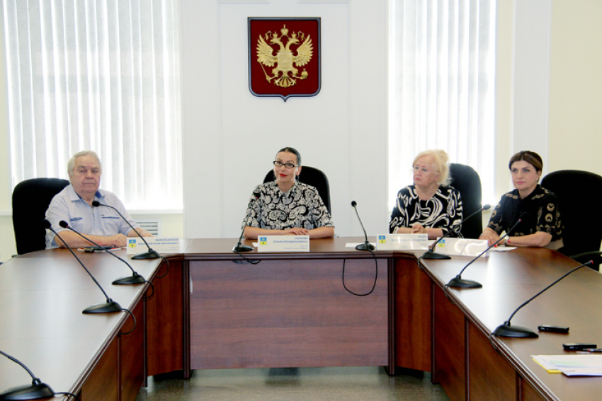 Бесплатные проездные выдадут детям беженцев: в Волжском прошло заседание ВГД под председательством Татьяны Глуховой