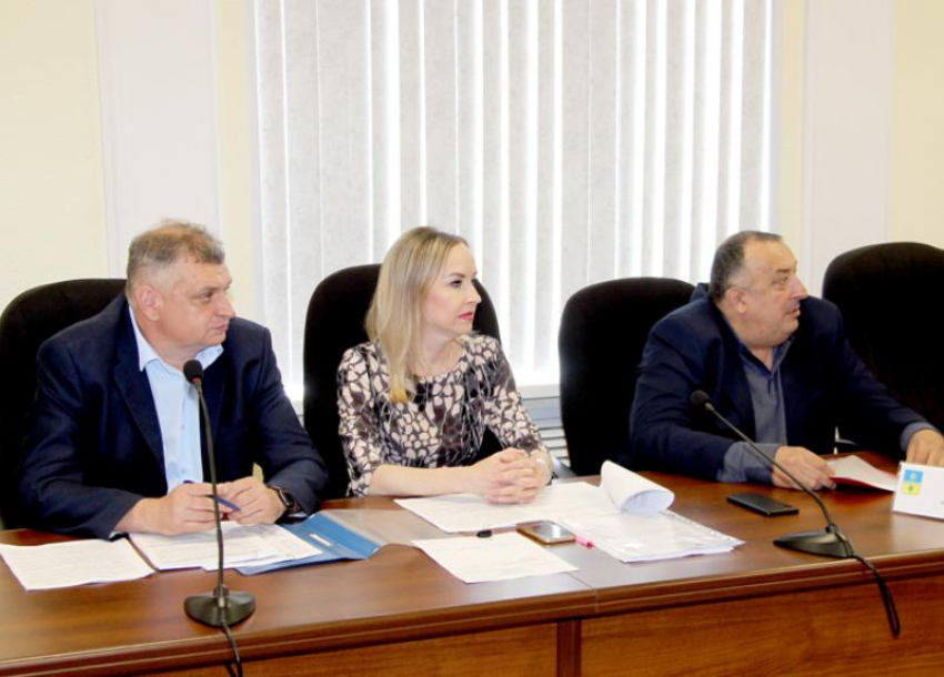 Оштрафованы 7 должностных лиц: в Волжской городской Думе прошло заседание по вопросам бюджета, налогов и финансов
