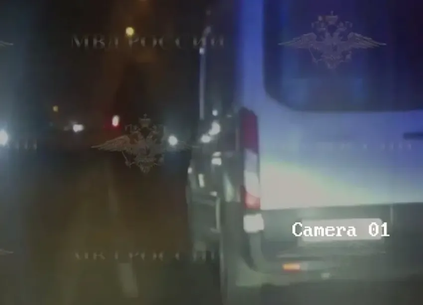 В Волгограде полиция стрельбой остановила угнанную пьяным скорую помощь: видео