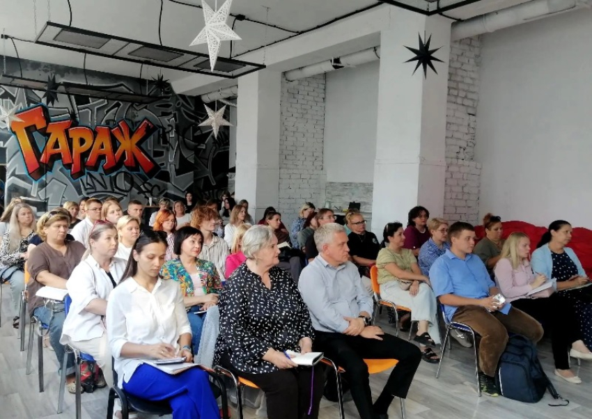 В Волжском продолжают поддерживать инициативы некоммерческих организаций