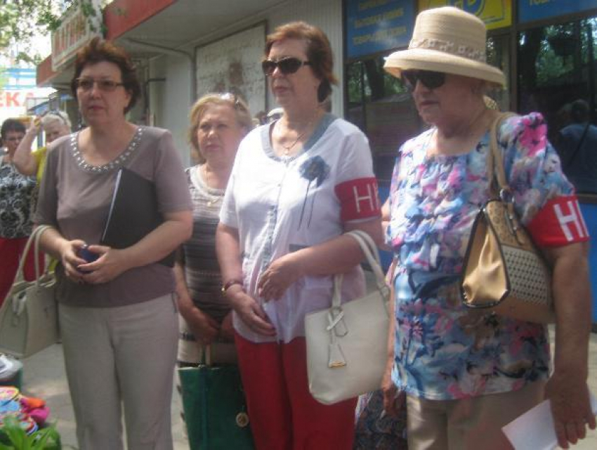 Волжские активисты разогнали уличных торговцев на проспекте Ленина