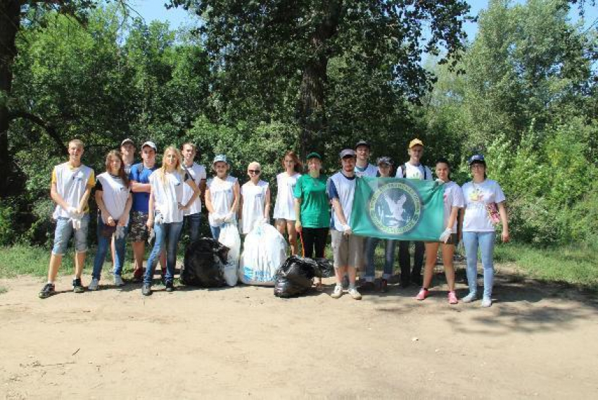 Активисты очистили от мусора ерик Гнилой в Волго-Ахтубинской пойме