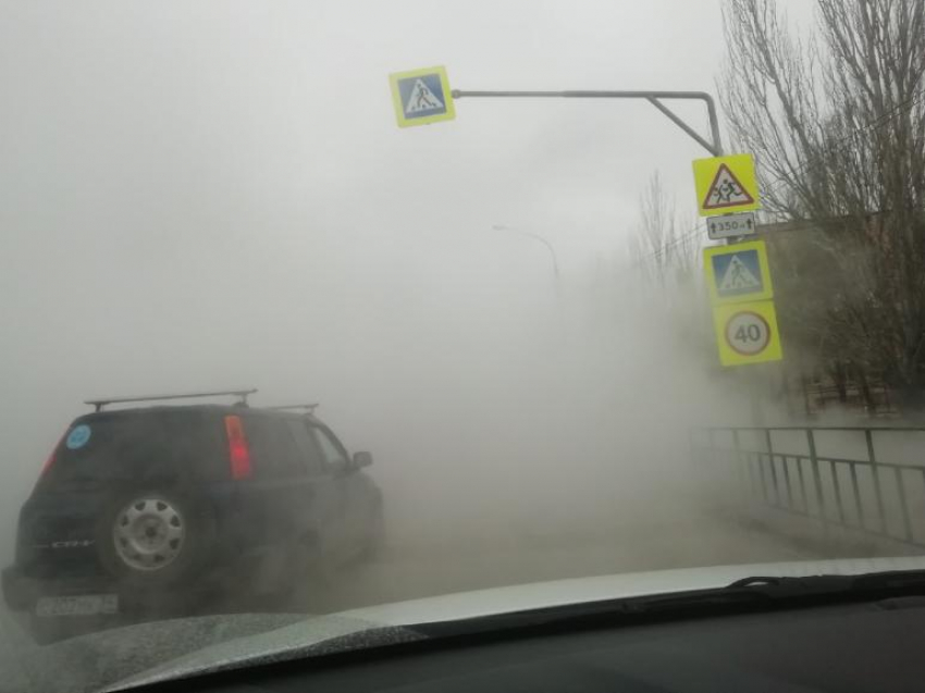 Трое мужчин в реанимации: во время прорыва трубы волжане буквальное сварились в яме кипятка