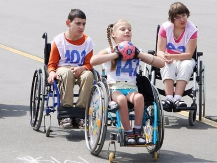 Более 200 детей-инвалидов в Волжском получили возможность обучаться