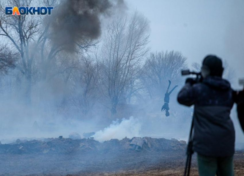 Громкие взрывы и звуки стрельбы всполошили Волжский 