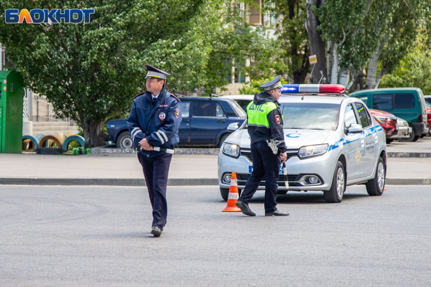 В Волжском во дворе жилого дома сбили пешехода