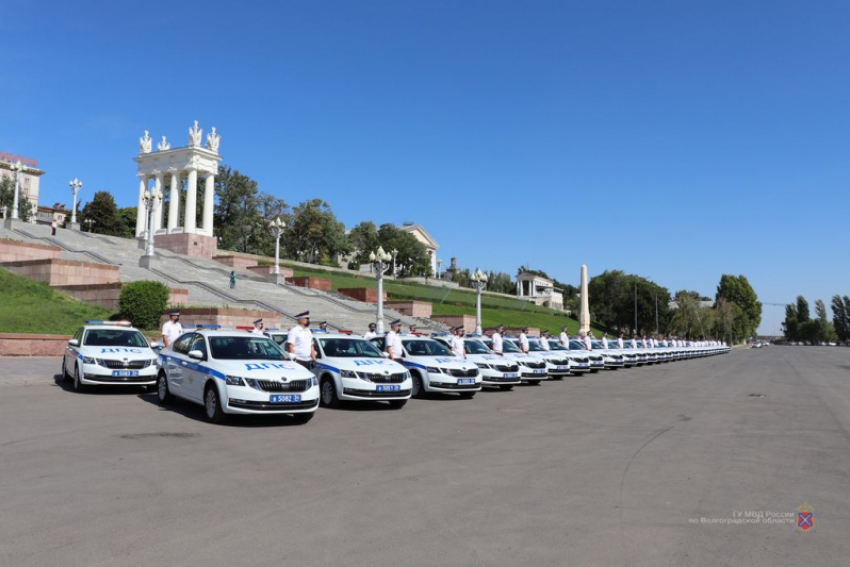 Автоинспекция Волжского пополнилась новенькими машинами Skoda Octavia