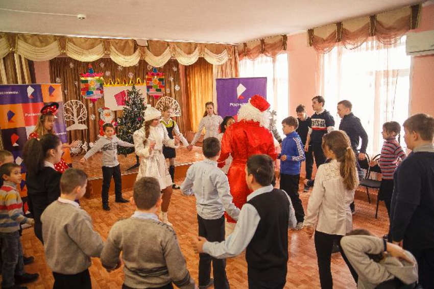 «Ростелеком» в Волгограде поздравил детей с ограниченными возможностями с наступающим новогодним праздником