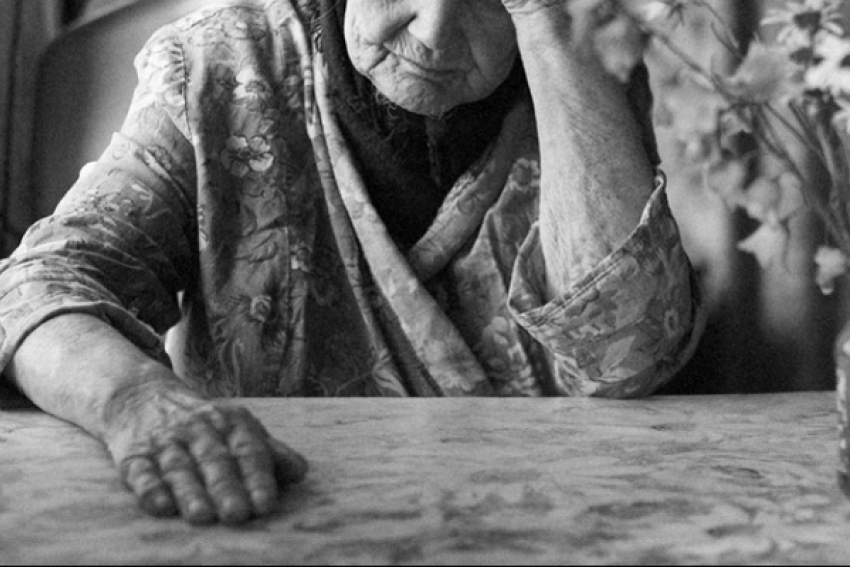 В Калачевском районе найдена пенсионерка с перерезанным горлом