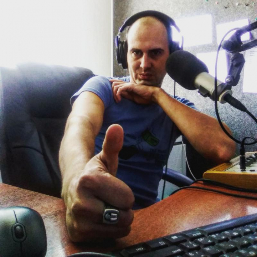 Скончался известный радиоведущий Максим Рогачев в Волгограде