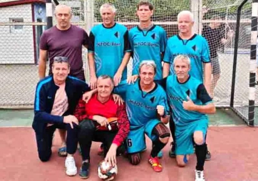 Волжские ветераны футбола стали серебряными призерами в Сочи