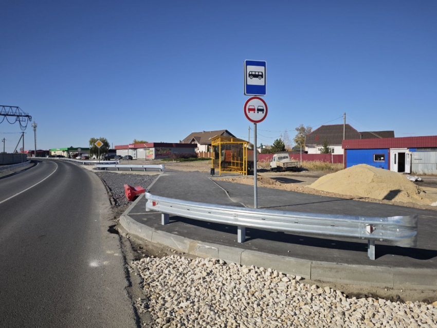 В Волжском появился первый угловой автобусный карман