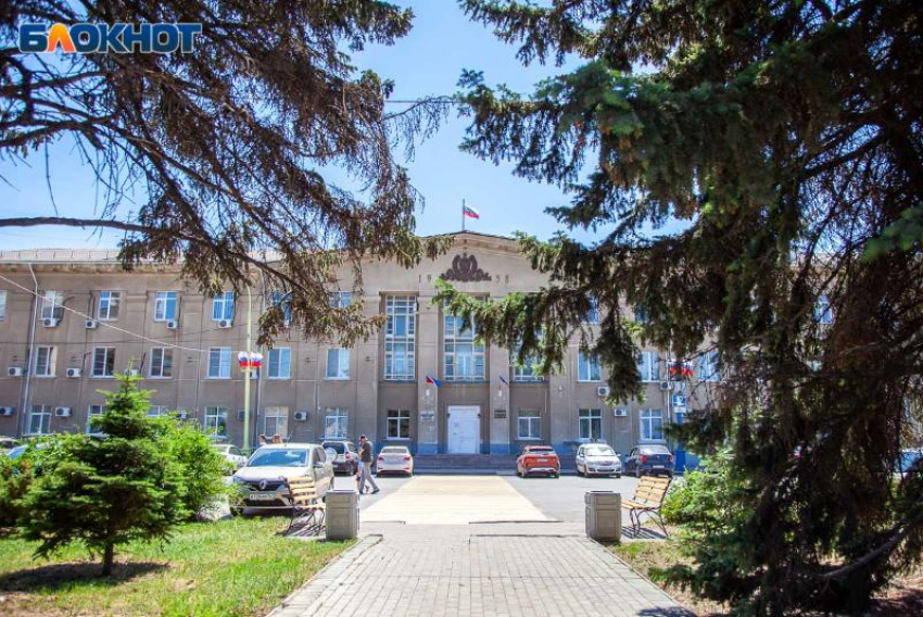 Администрация Волжского закупает асфальтобетонную крошку почти на 3 миллиона