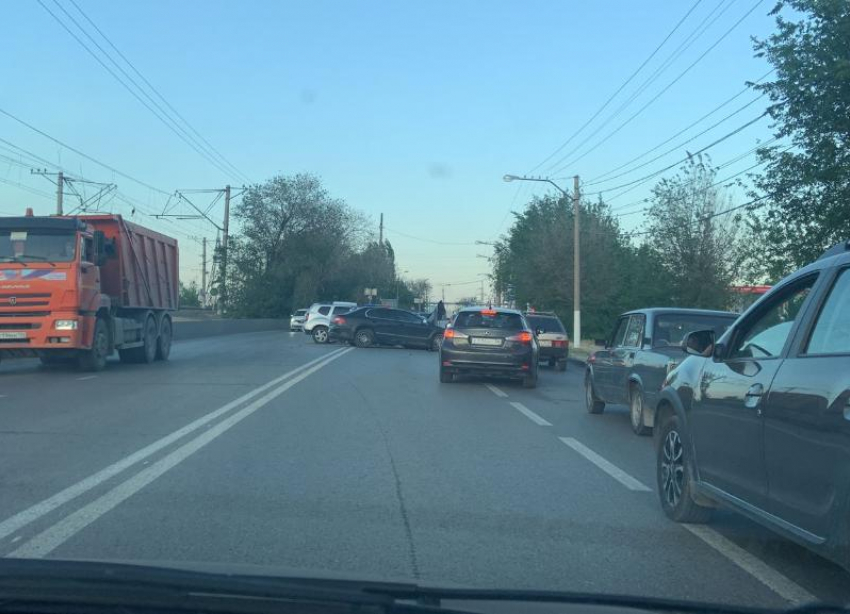 Все, что известно о жутком ДТП на въезде в Волжский: видео