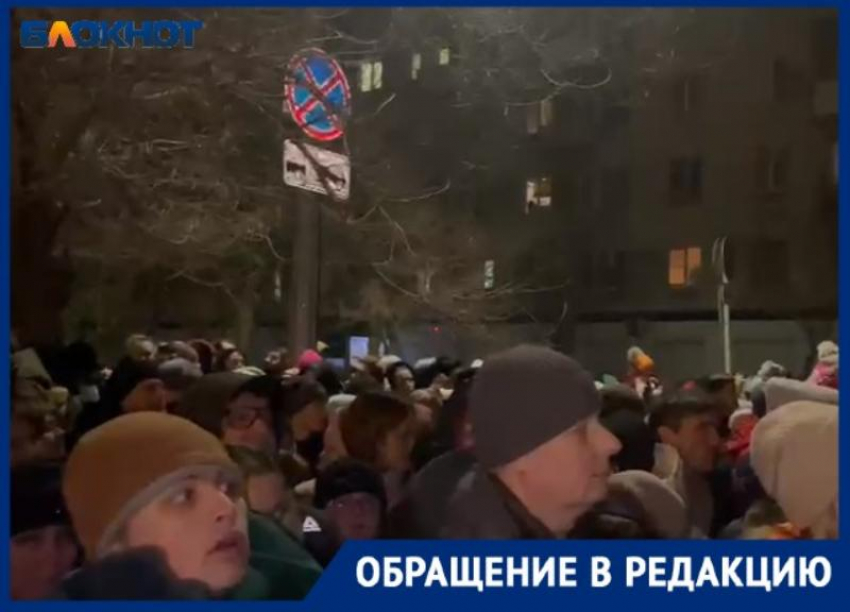 «Людей загнали как скот»: волжане попали в душегубку на шоу Победы в Волгограде