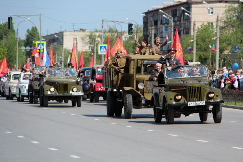 9 мая жители Волжского встретили торжественно и патриотично