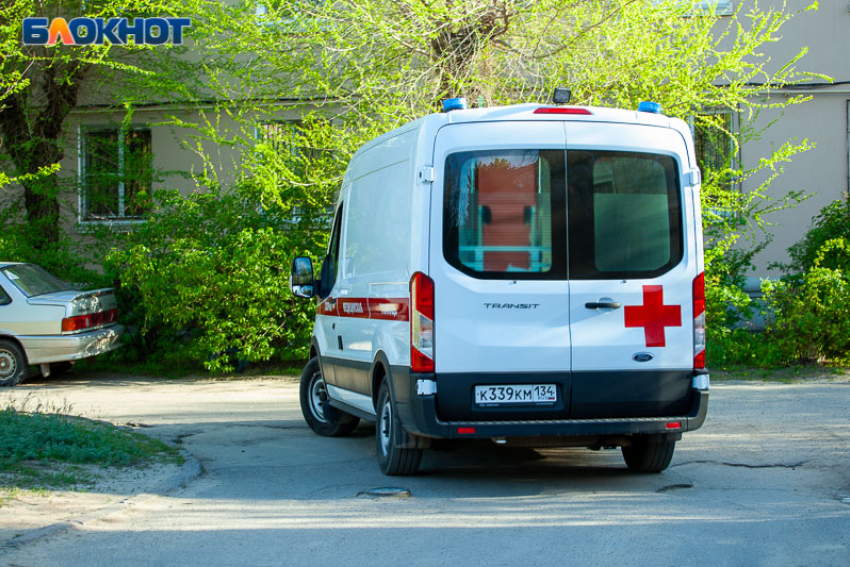 13-летний сел за руль и разбился на мопеде в Волгограде