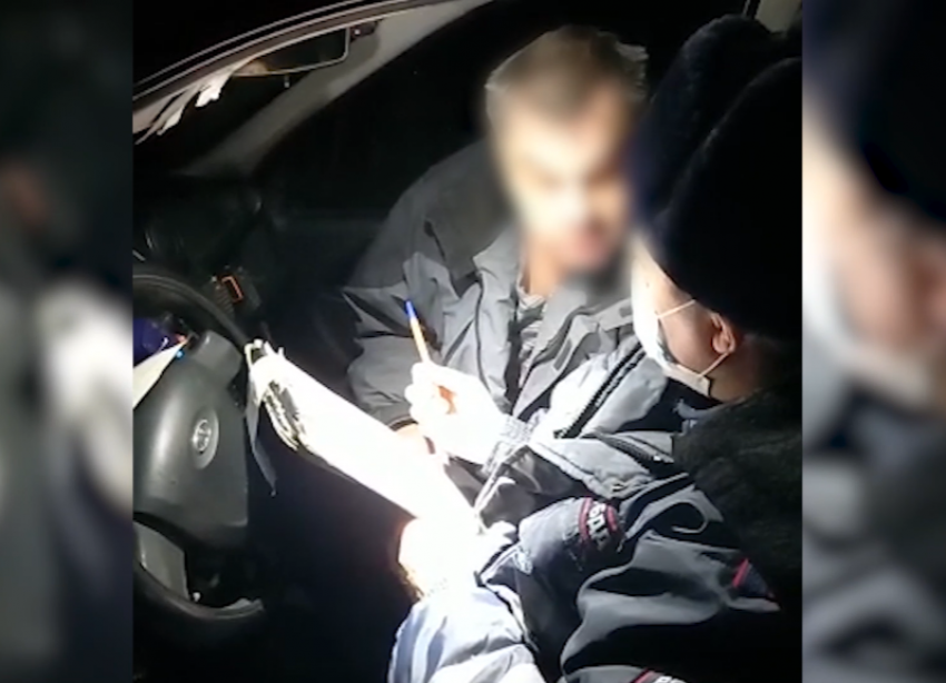 Сбил пешехода и скрылся: задержание водителя под Волжским попало на видео