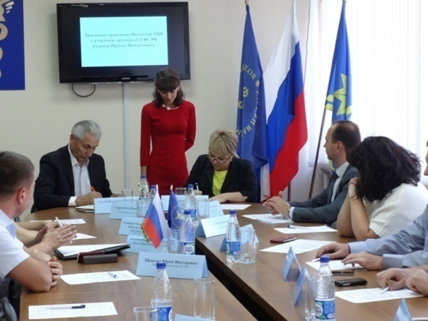 Гусева и Глухов подписали соглашение о сотрудничестве