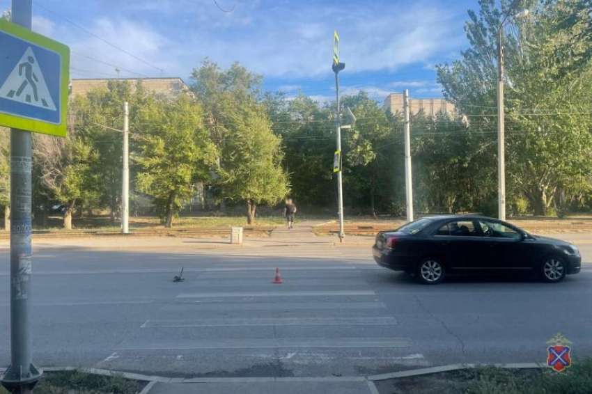 В Волжском автомобиль сбил двухлетнюю девочку: ребенок госпитализирован