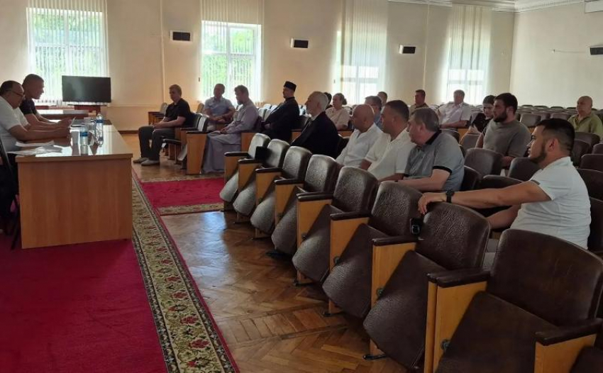 В Волжском обсудили межнациональное согласие, безопасность и подготовку ко Дню города