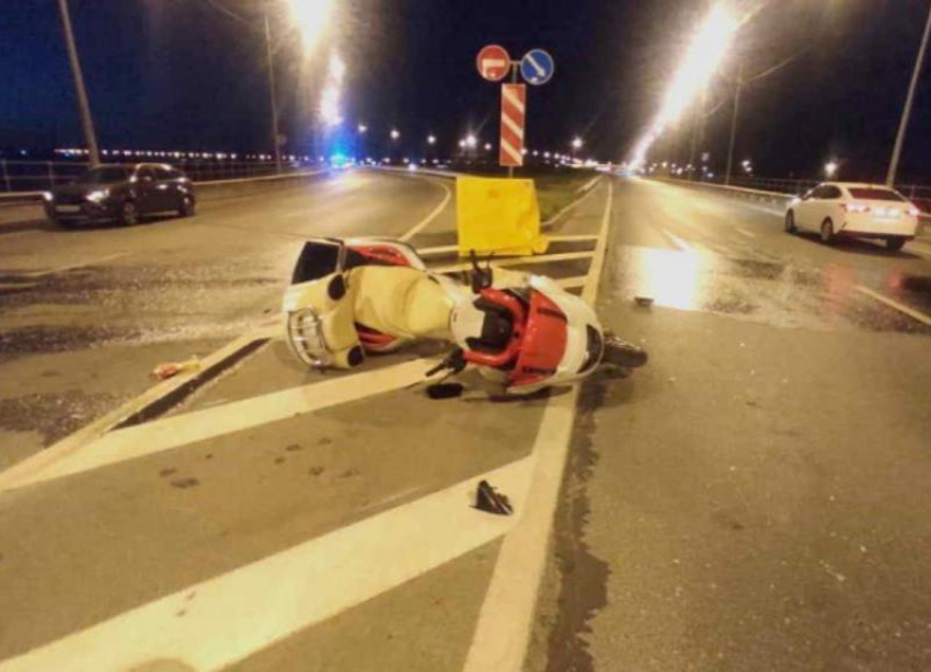 Два человека скончались в Волжском: опрокинулись на мотоцикле