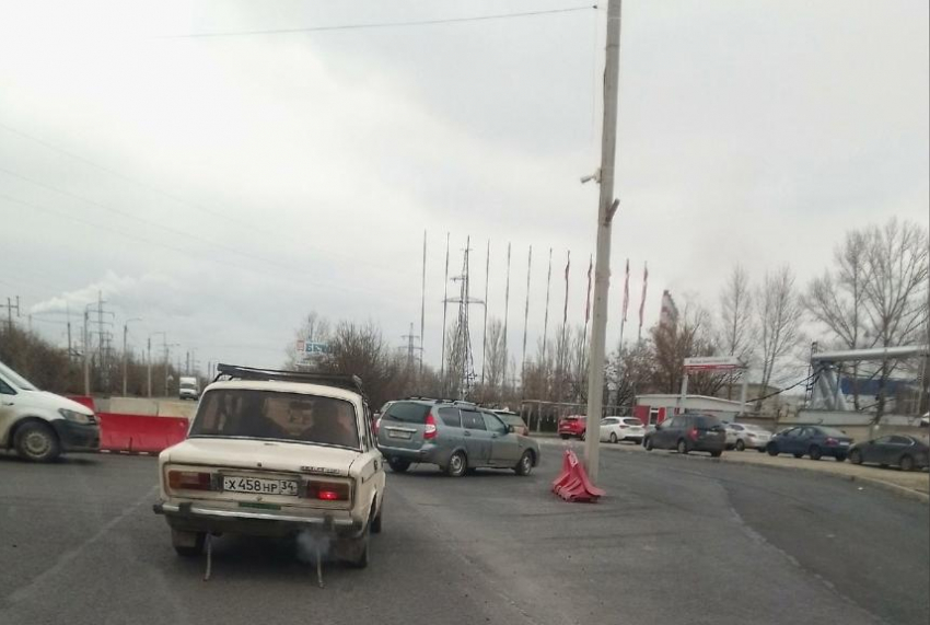 В Волжском заработало круговое движение на перекрестке Логинова и Заволжская 