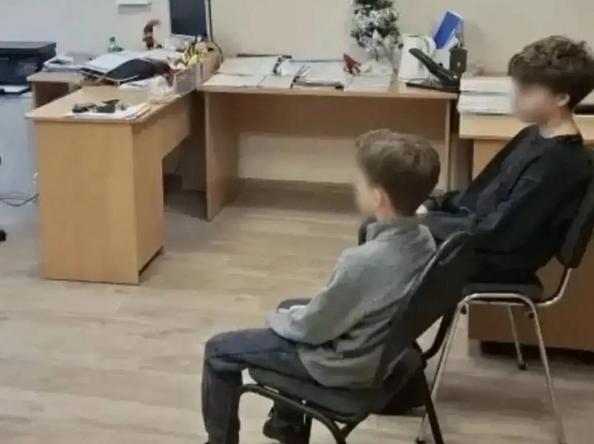 В Волгограде вычислили пятиклассников, бросавших петарды в посетителей ТЦ «Парк Хаус»