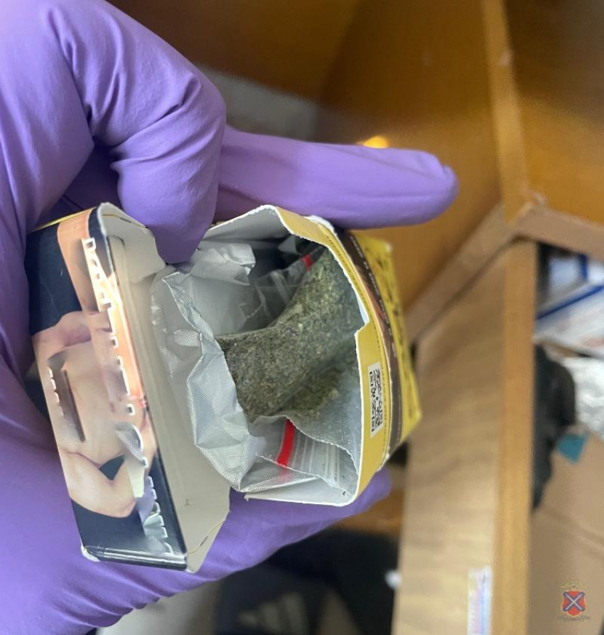 В Волжском задержали мужчину за попытку сбыта наркотиков