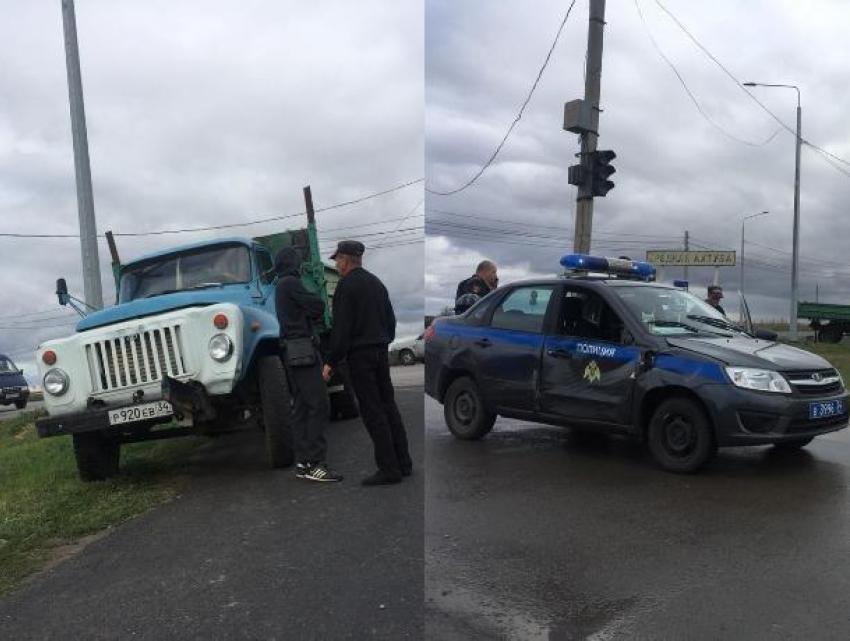 ГАЗ снес спешашую полицейскую машину в Средней Ахтубе