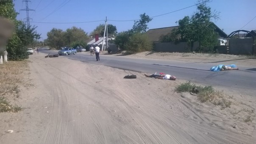 В Камышине мотоциклист насмерть сбил пенсионерку и погиб сам