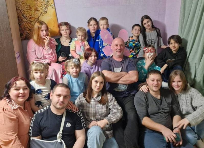 «Ты — моя мама?» — и все меняется навсегда. История семьи из Волжского с 14-ю детьми