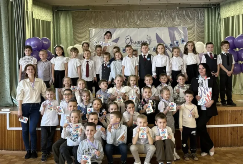 В Волжском дошколят детского сада торжественно посвятили в «Орлята-дошколята»