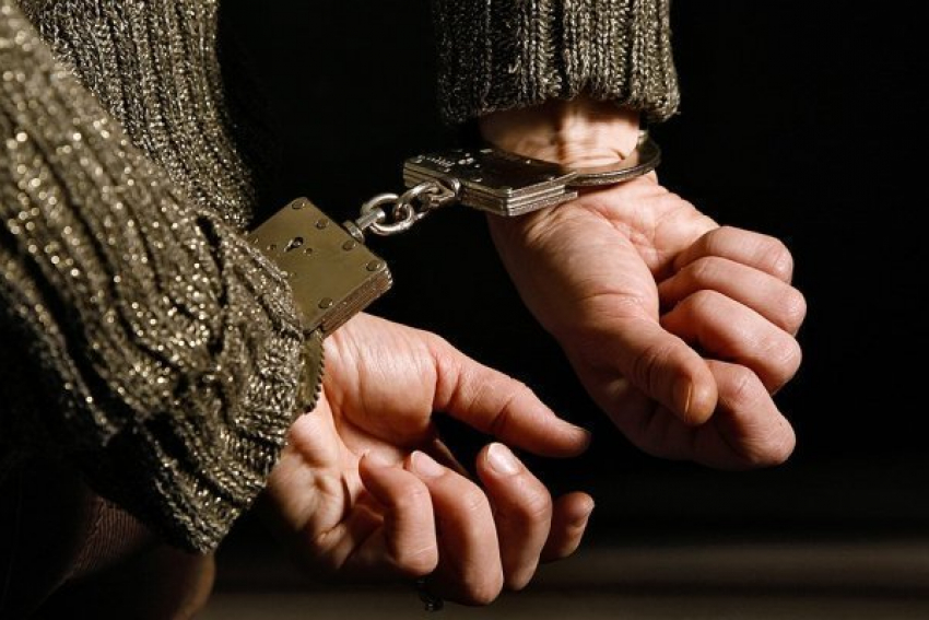 В Суровикино мужчина убил жену, а тело месяц прятал в подвале