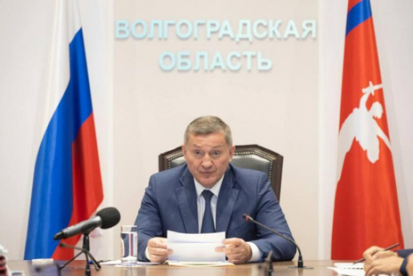 После ночной атаки дронов Волгоград оперативно восстанавливает поврежденные дома