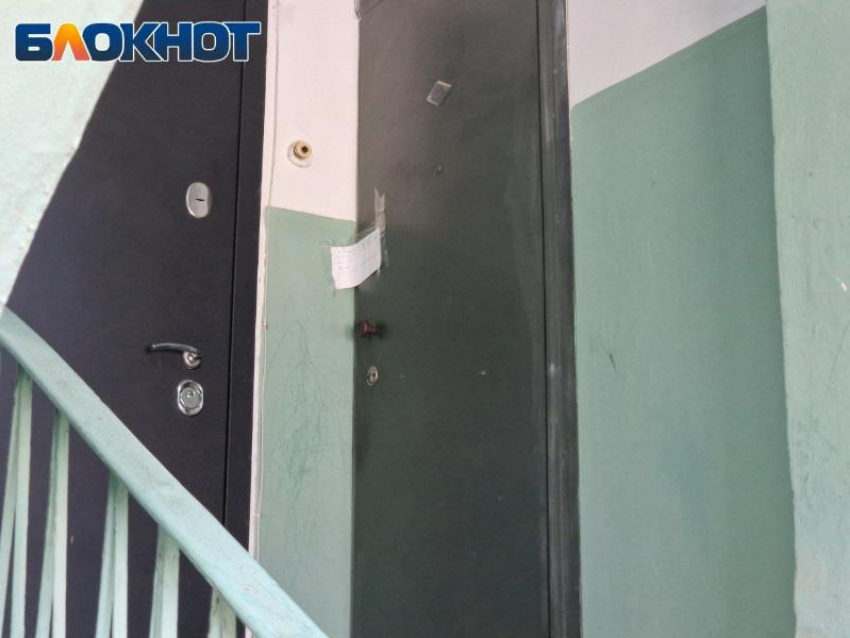 Окоченелое тело одинокого мужчины обнаружено в Волжском