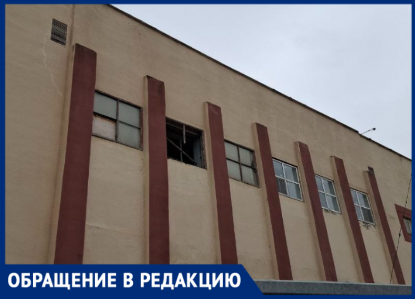 Волжане гадают по окнам, вернется ли к жизни баня на Профсоюзов