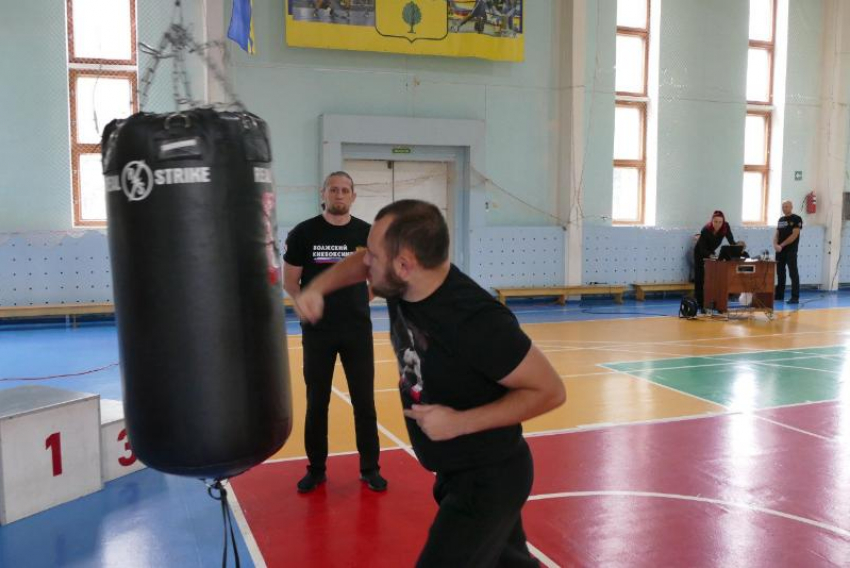 Волжские богатыри померились силой удара