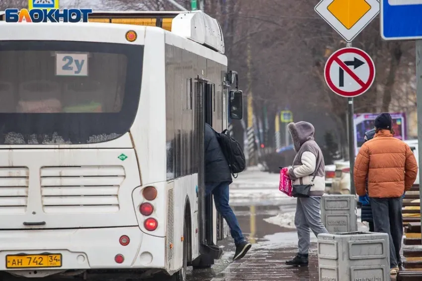 Конфликт в автобусе унес жизнь человека в Волгограде