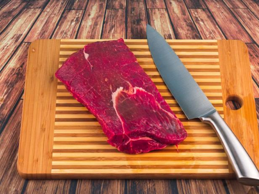 В Волжском обнаружили 199 кг «неизвестного» мяса
