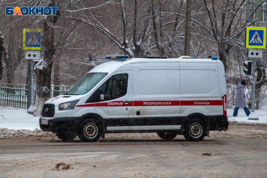 Девушка избила назойливого экс-возлюбленного в Волжском