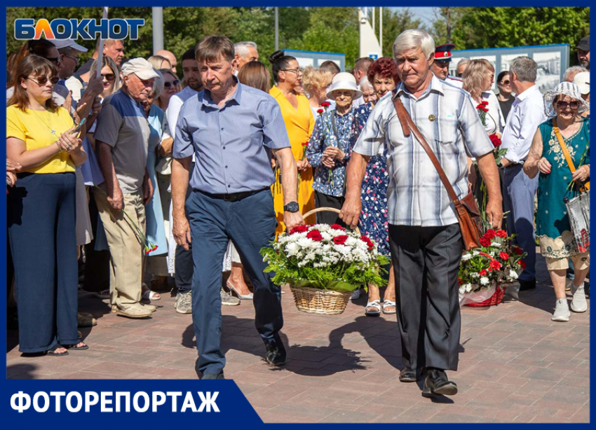 Волжский отметил 72-й День рождения у памятника своему создателю
